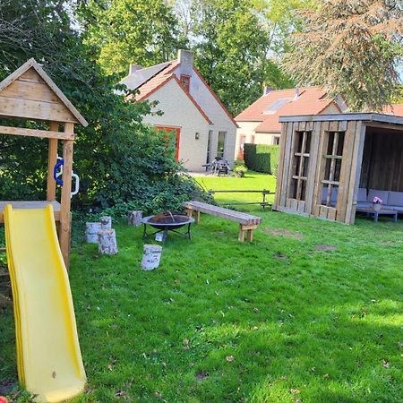 7 Person House With Garden, Firepit, Swimming Lake, Hammock, Child Friendly, In- And Outside Playground, Slide, And Great Coffee Ewijk 外观 照片
