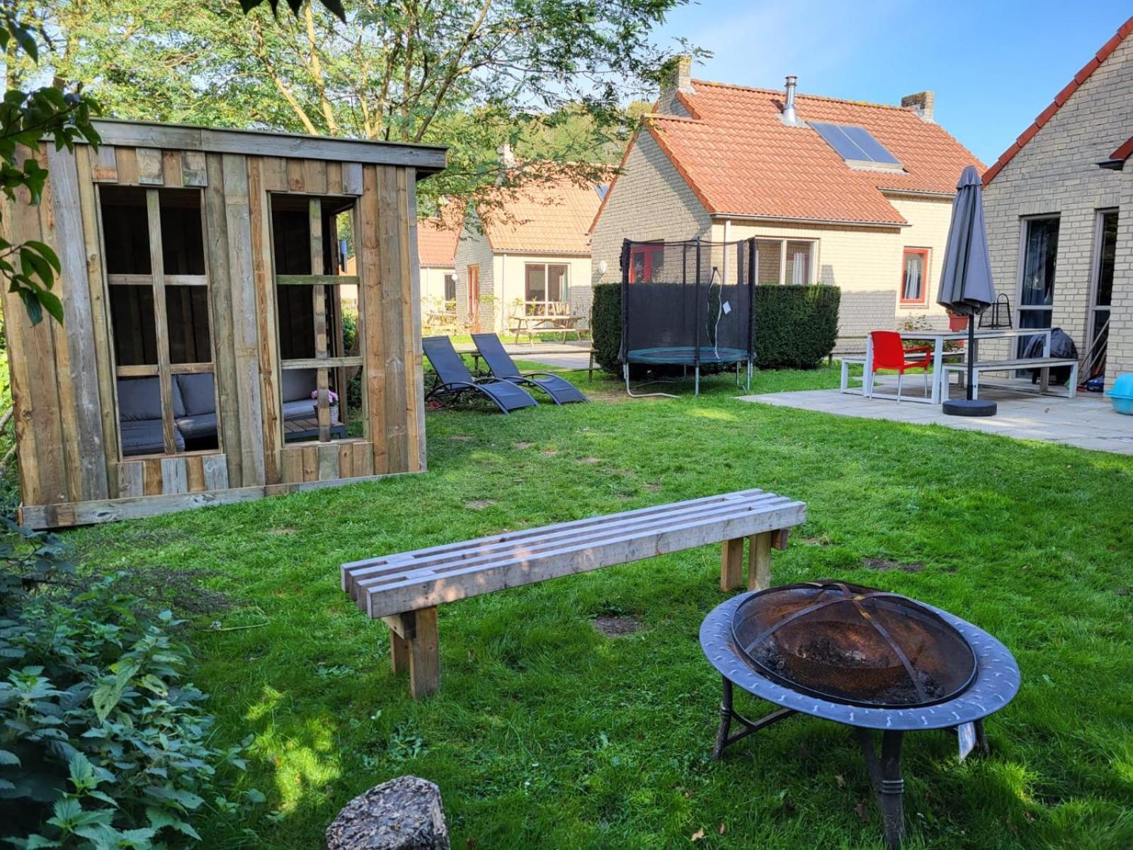 7 Person House With Garden, Firepit, Swimming Lake, Hammock, Child Friendly, In- And Outside Playground, Slide, And Great Coffee Ewijk 外观 照片